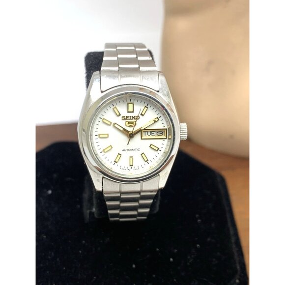 Seiko 5 Women's Watch 4206-0332 Automatic White Dial Day Date Vintage Steel 24mm - Picture 13 of 14